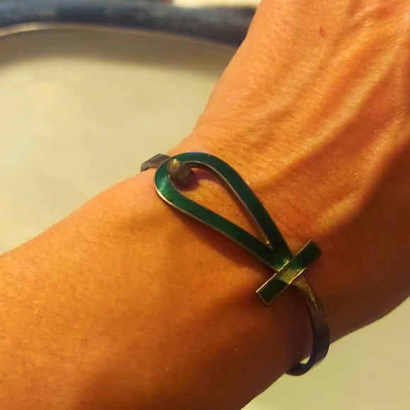 Awesome vintage rare 925 silver Gucci cuff bracelet green enamel FVC!